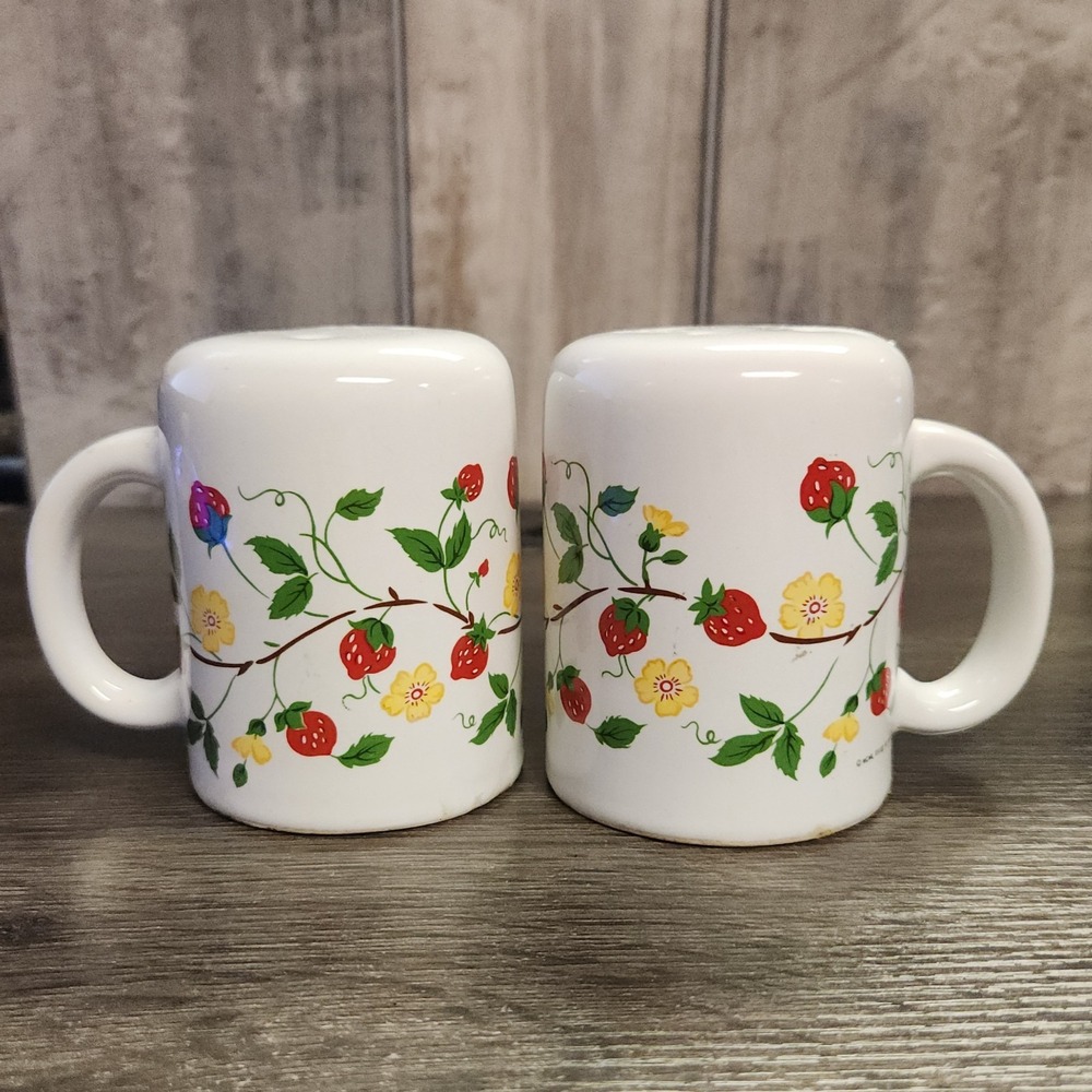 Vintage Ceramic Strawberry Salt and Pepper Shakers 1984 Grandmacore Cottagecore